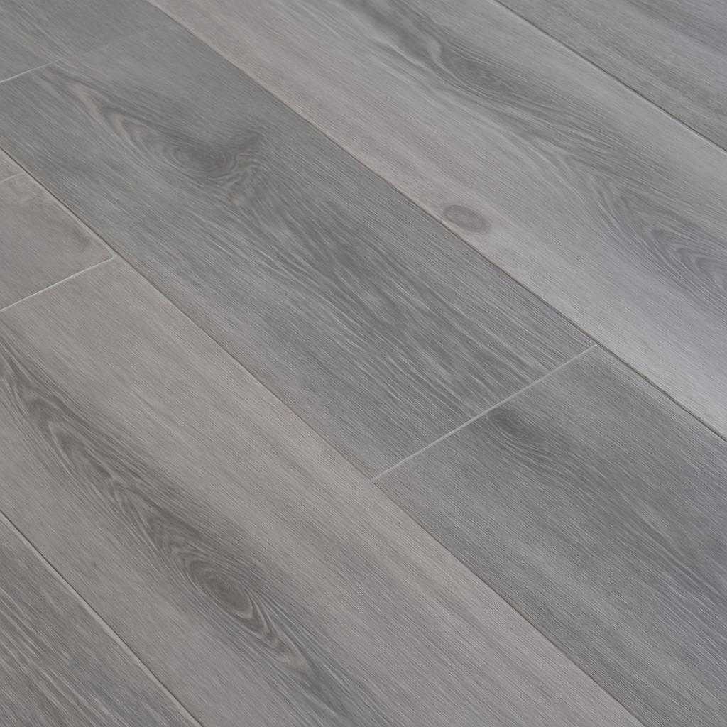 серый ламинат